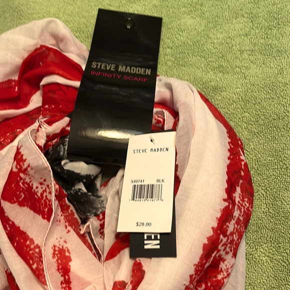 Gorgeous Patriotic eternity scarf.  NWT. - Picture 2 of 2